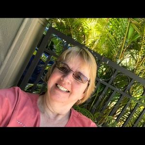 Meet your Posher, Deborah